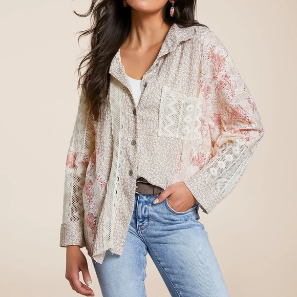 POL “ Bonita Springs “ POL Semi Sheer Floral and Lace Button Up Top SR39 - Picture 1 of 6